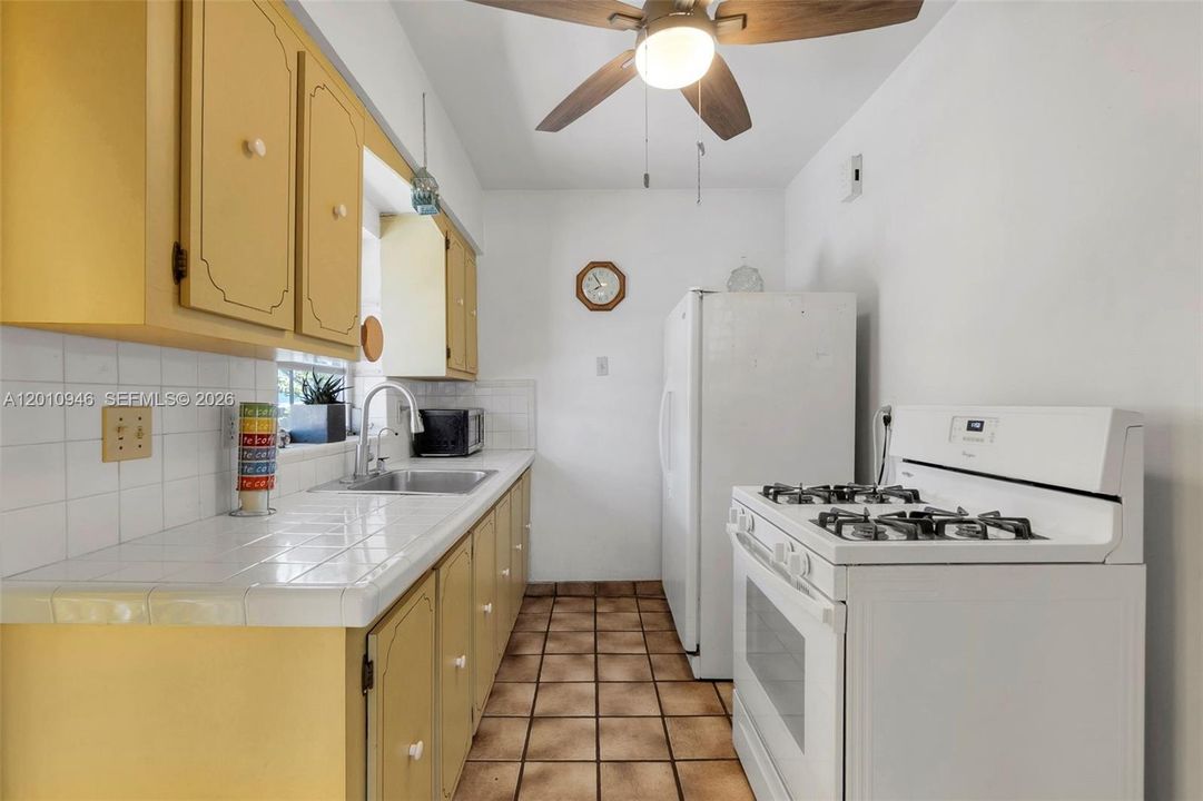 Activo con contrato: $569,999 (3 camas, 2 baños, 1350 Pies cuadrados)
