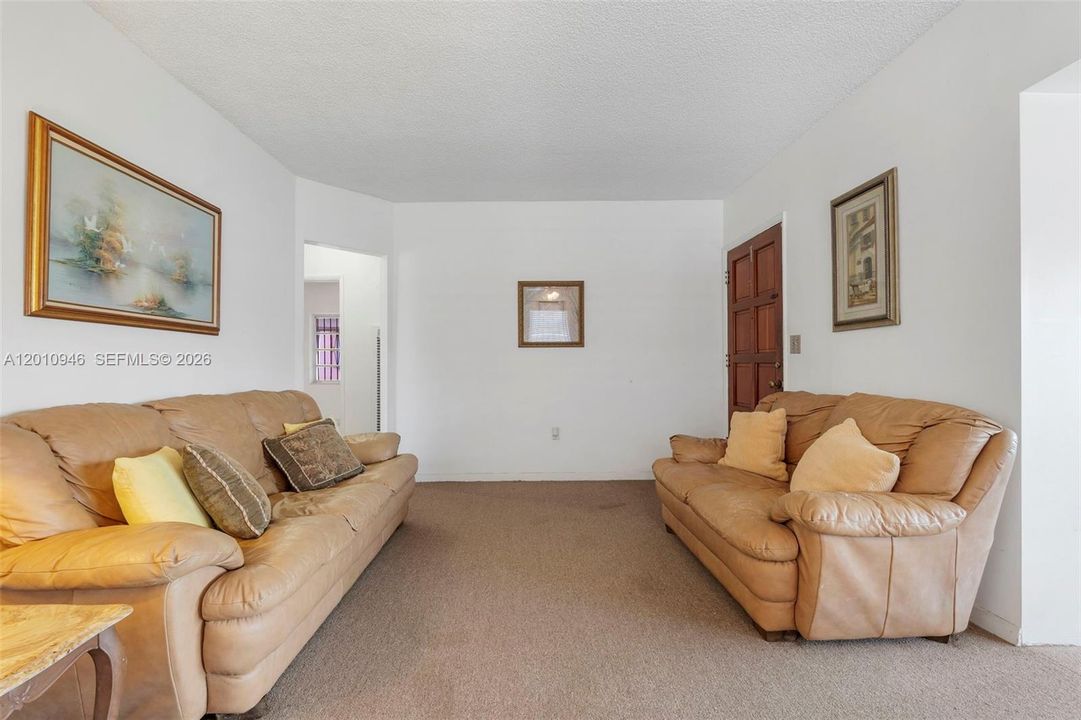 Activo con contrato: $569,999 (3 camas, 2 baños, 1350 Pies cuadrados)