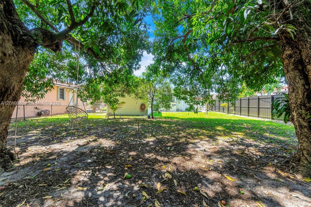 Activo con contrato: $569,999 (3 camas, 2 baños, 1350 Pies cuadrados)