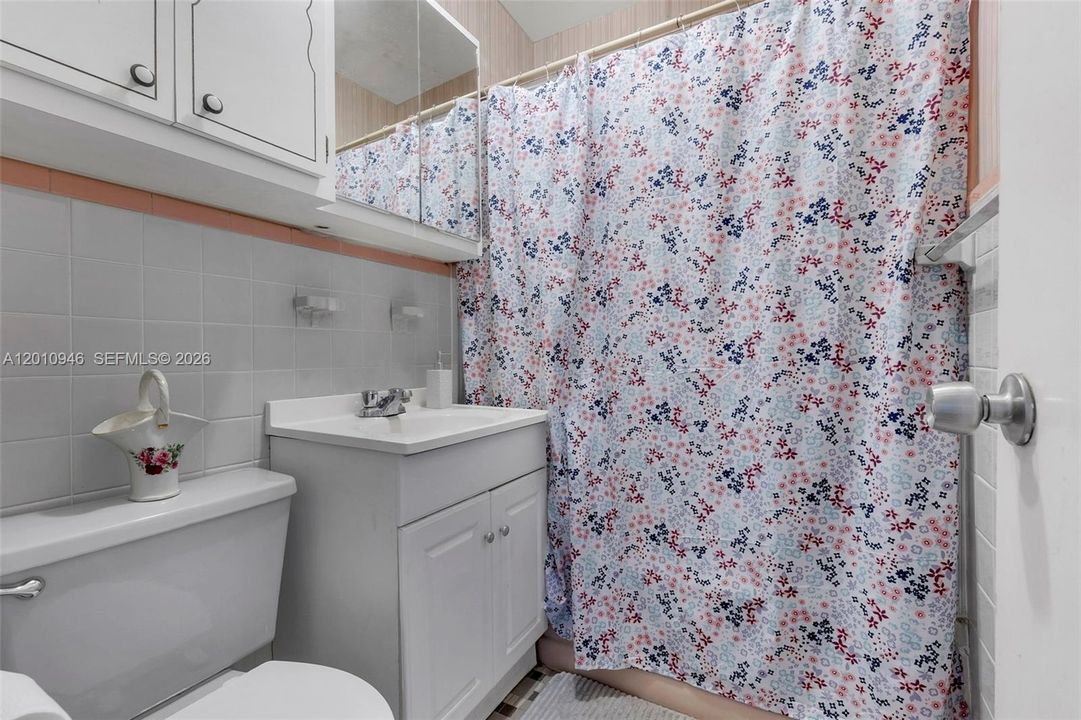 Activo con contrato: $569,999 (3 camas, 2 baños, 1350 Pies cuadrados)