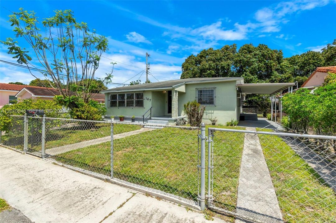 Activo con contrato: $569,999 (3 camas, 2 baños, 1350 Pies cuadrados)