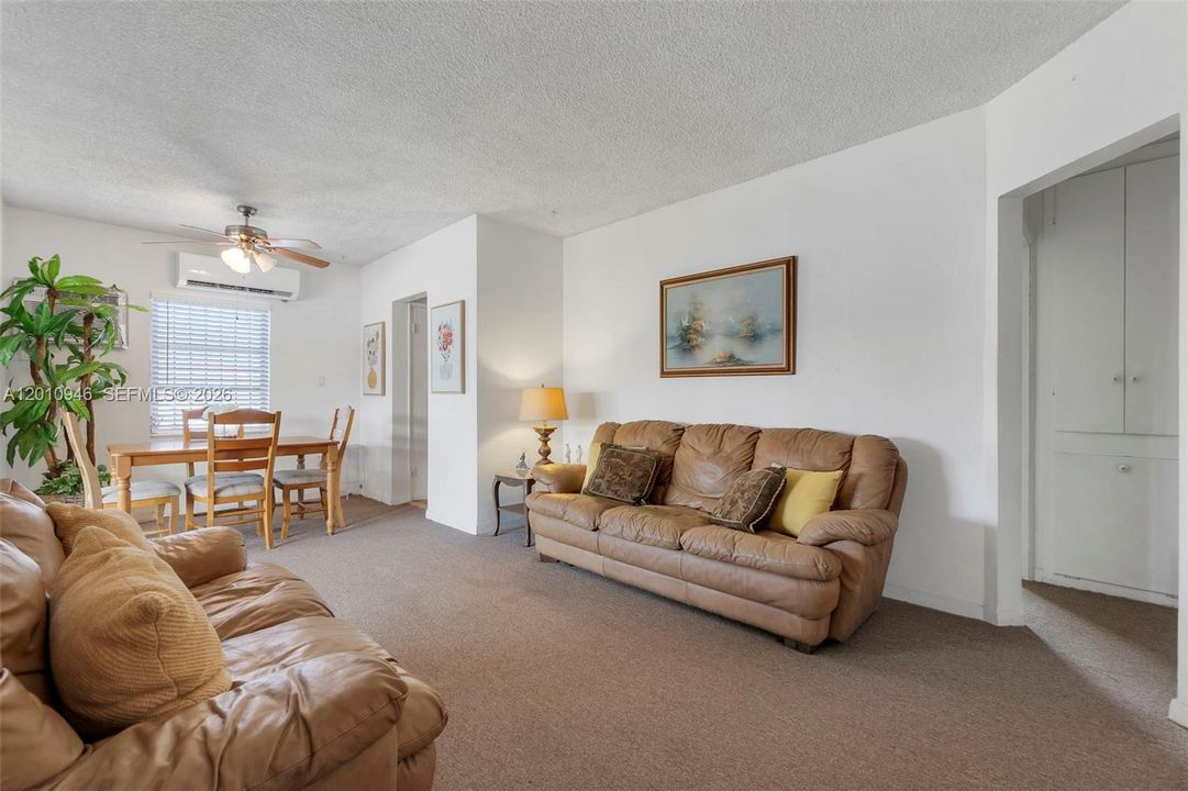 Activo con contrato: $569,999 (3 camas, 2 baños, 1350 Pies cuadrados)