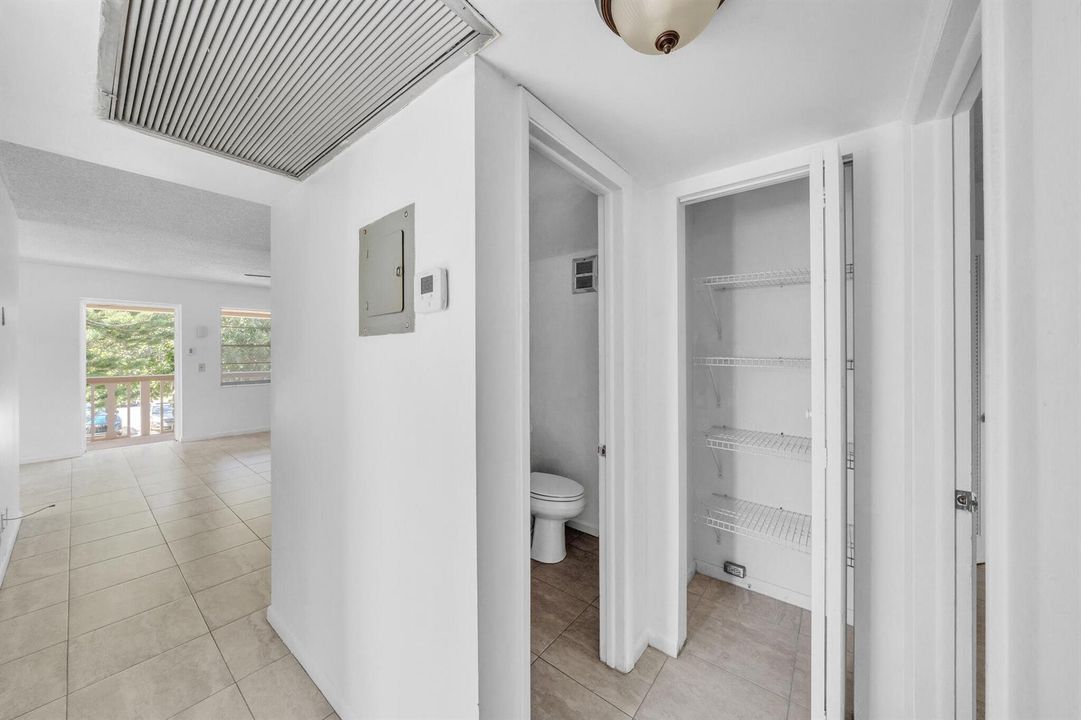 12 Half Bath (1)
