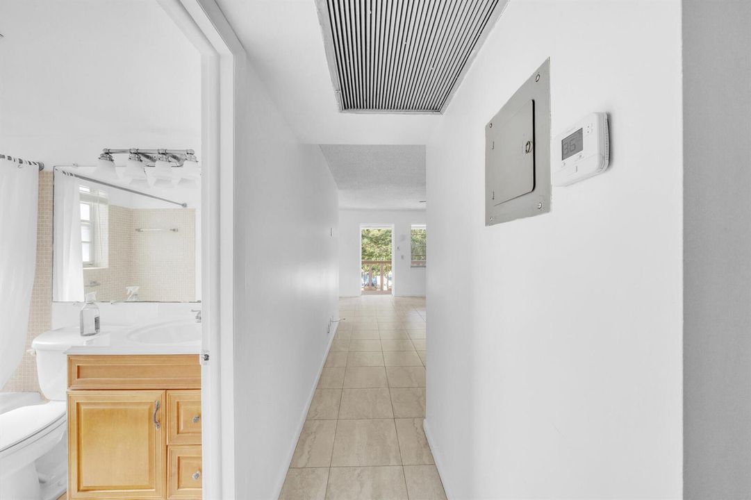 16 Foyer (2)