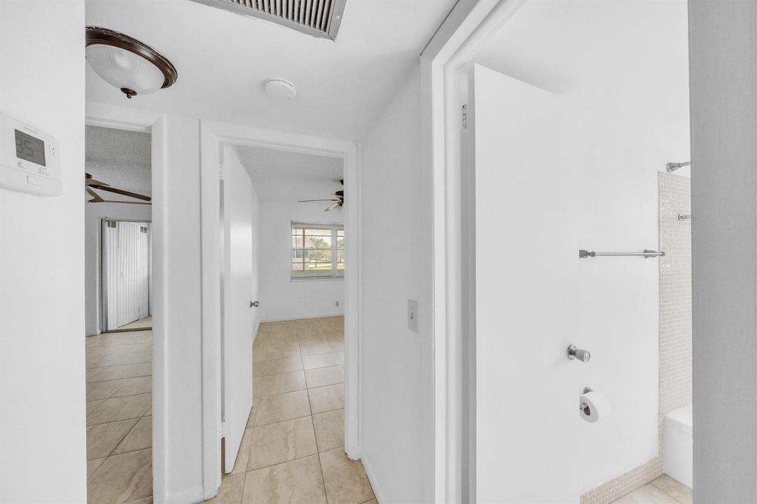 8 Foyer