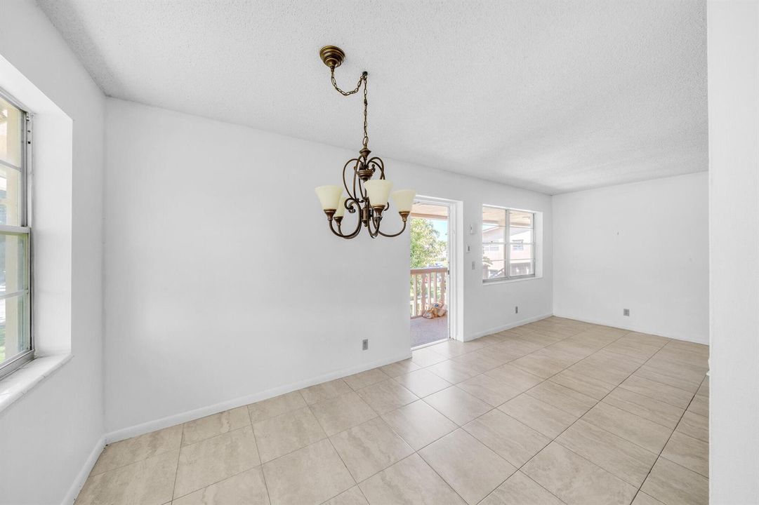 6 Dining Area
