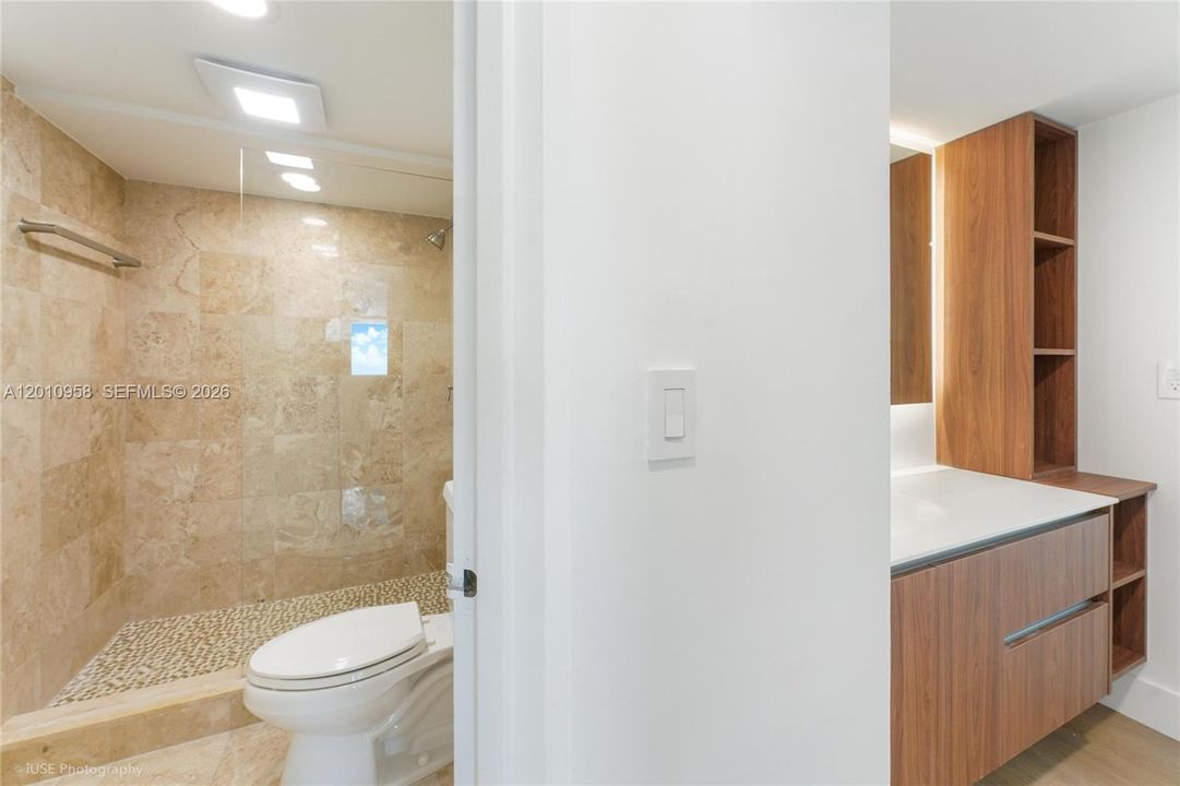 2nd Bathroom