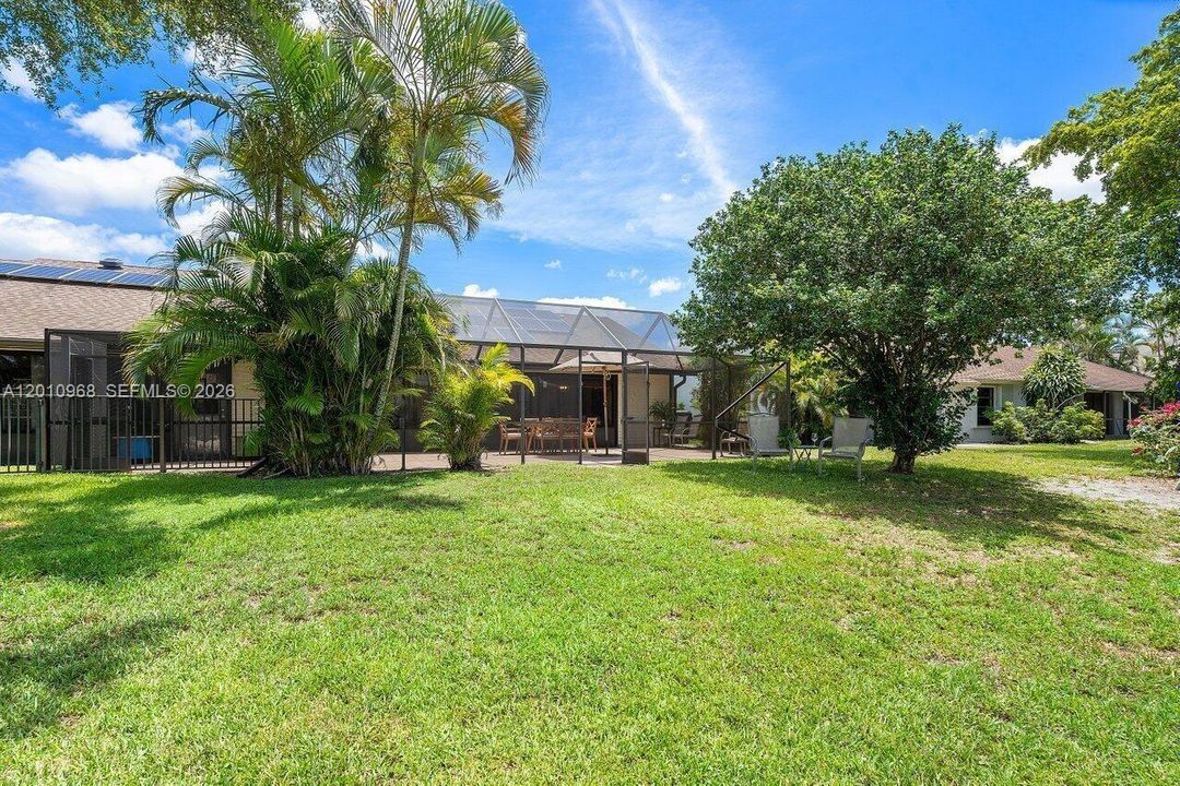 For Rent: $3,700 (3 beds, 2 baths, 1541 Square Feet)