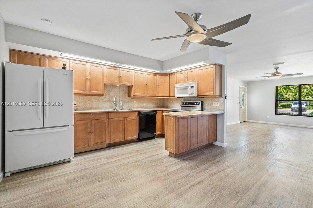 For Rent: $3,700 (3 beds, 2 baths, 1541 Square Feet)