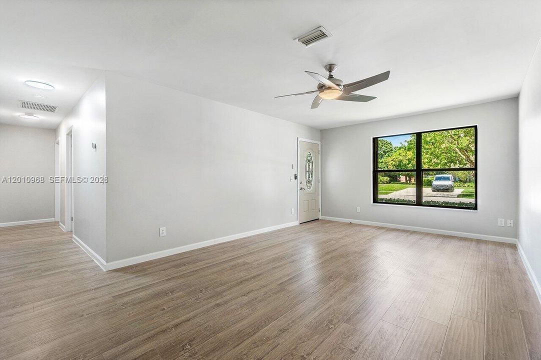 For Rent: $3,700 (3 beds, 2 baths, 1541 Square Feet)