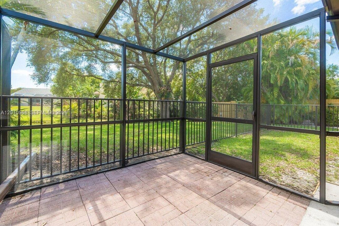 For Rent: $3,700 (3 beds, 2 baths, 1541 Square Feet)