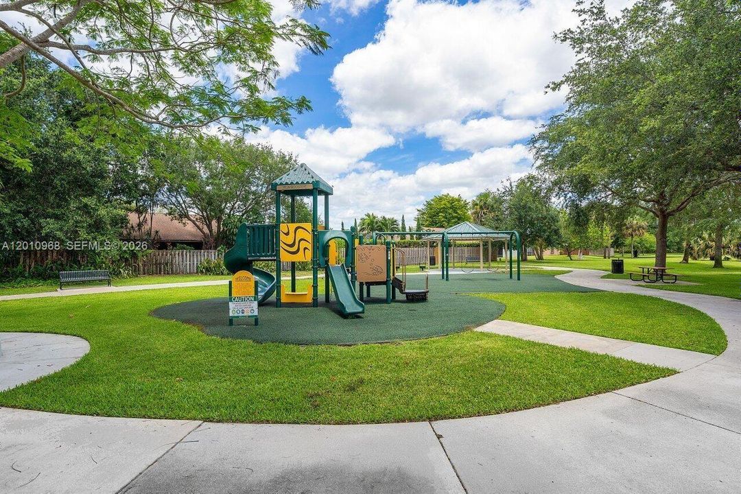 For Rent: $3,700 (3 beds, 2 baths, 1541 Square Feet)