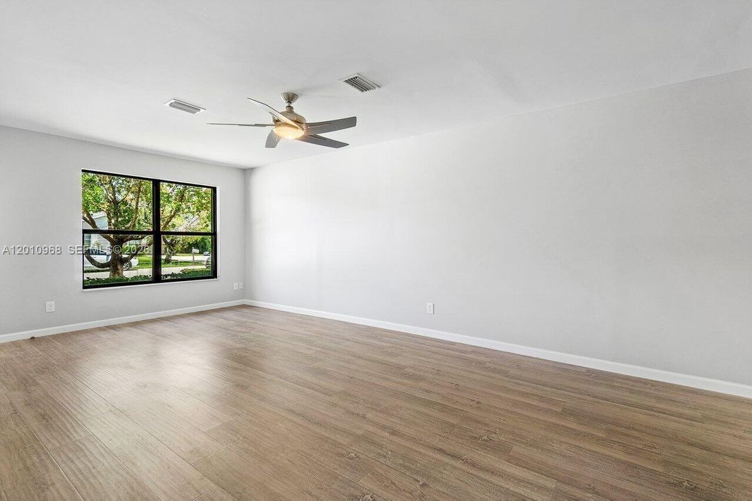For Rent: $3,700 (3 beds, 2 baths, 1541 Square Feet)