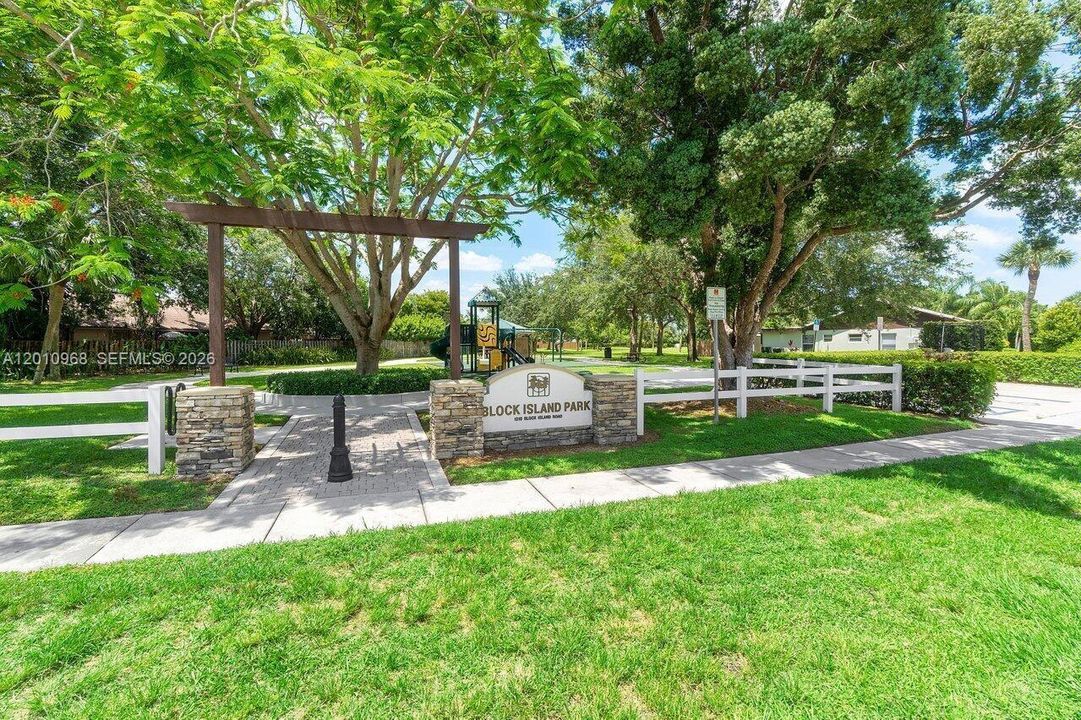 For Rent: $3,700 (3 beds, 2 baths, 1541 Square Feet)