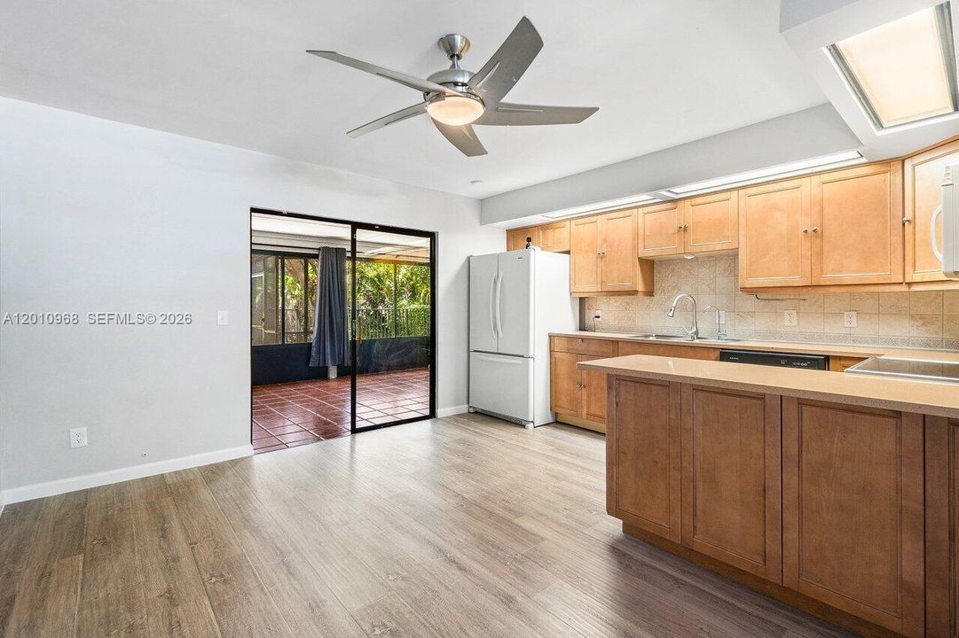 For Rent: $3,700 (3 beds, 2 baths, 1541 Square Feet)