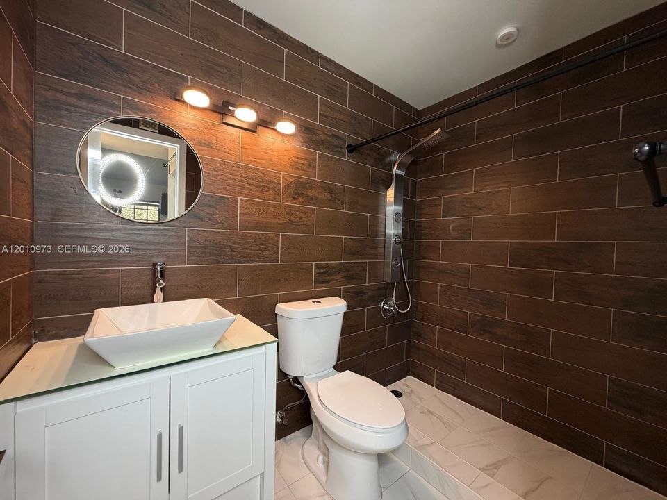 Activo con contrato: $399,000 (3 camas, 2 baños, 1218 Pies cuadrados)