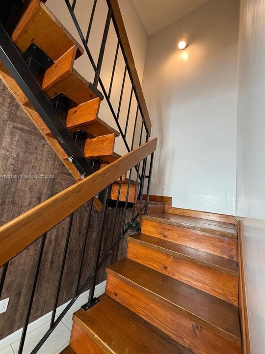 Activo con contrato: $399,000 (3 camas, 2 baños, 1218 Pies cuadrados)