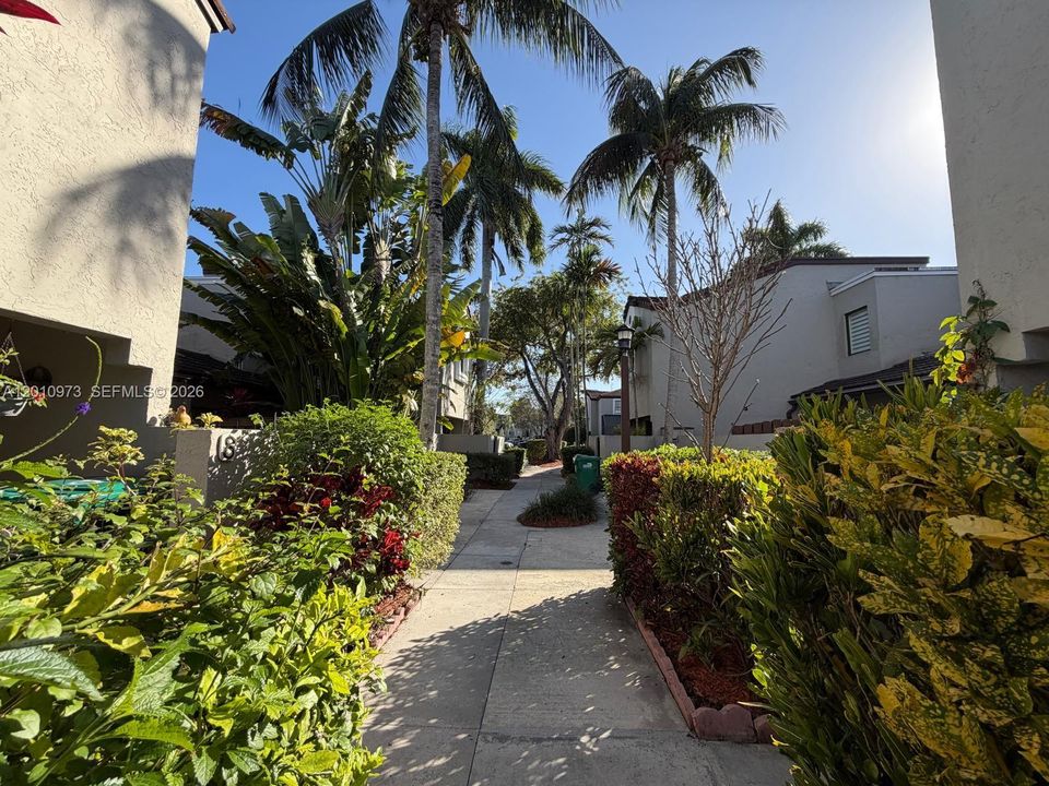 Activo con contrato: $399,000 (3 camas, 2 baños, 1218 Pies cuadrados)