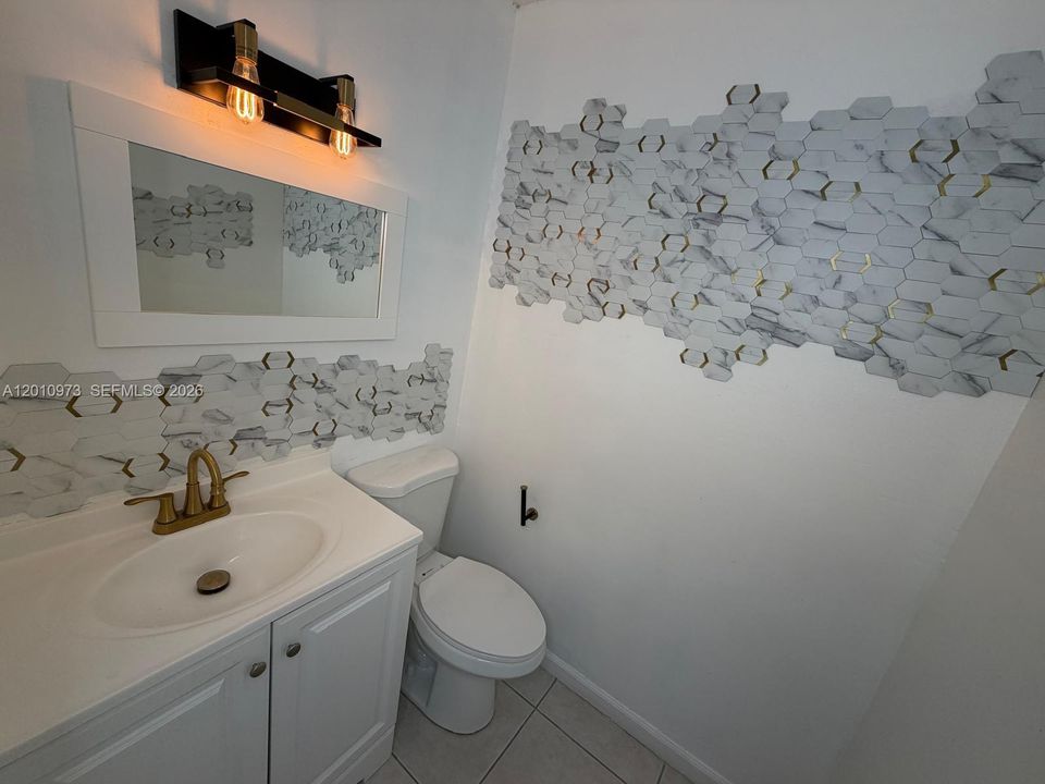 Activo con contrato: $399,000 (3 camas, 2 baños, 1218 Pies cuadrados)