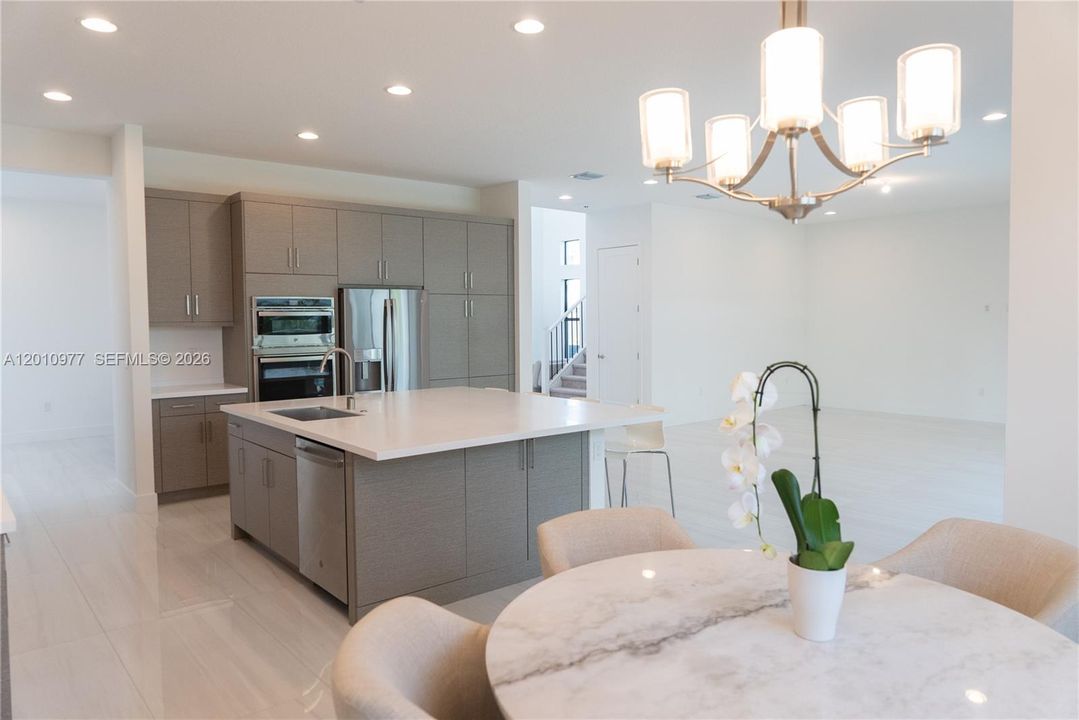 For Rent: $16,000 (5 beds, 7 baths, 4609 Square Feet)