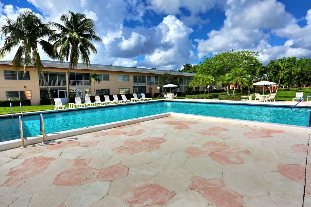 042-009-Community Pool-1500x1000