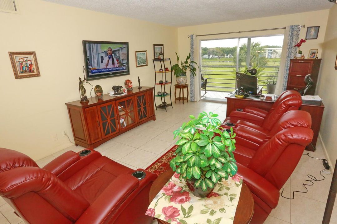 022-028-Living Room-1500x1000