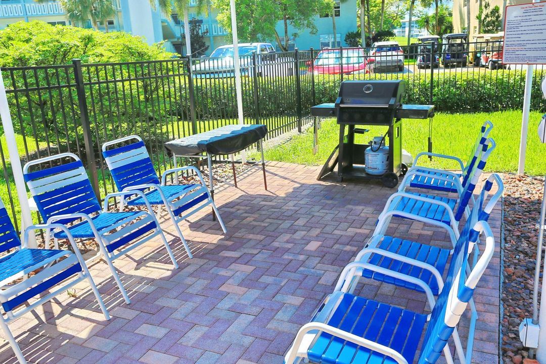 049-011-BBQ Area-1500x1000
