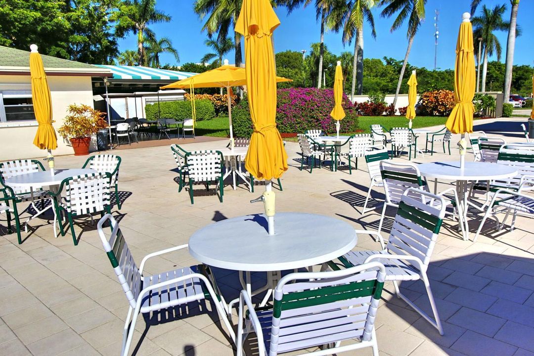044-027-Pool Patio-1500x1000