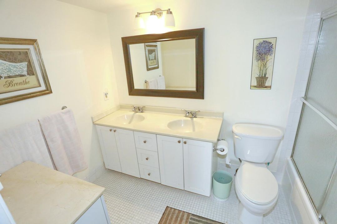 031-018-Master Bathroom-1500x1000