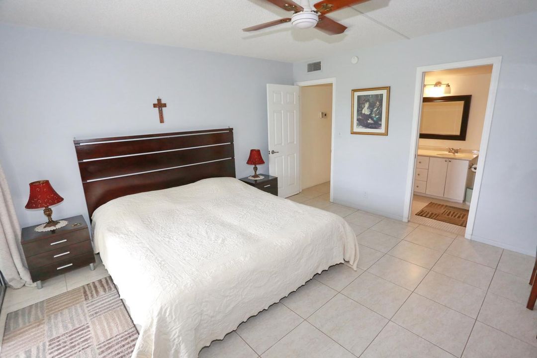 029-019-Master Bedroom-1500x1000