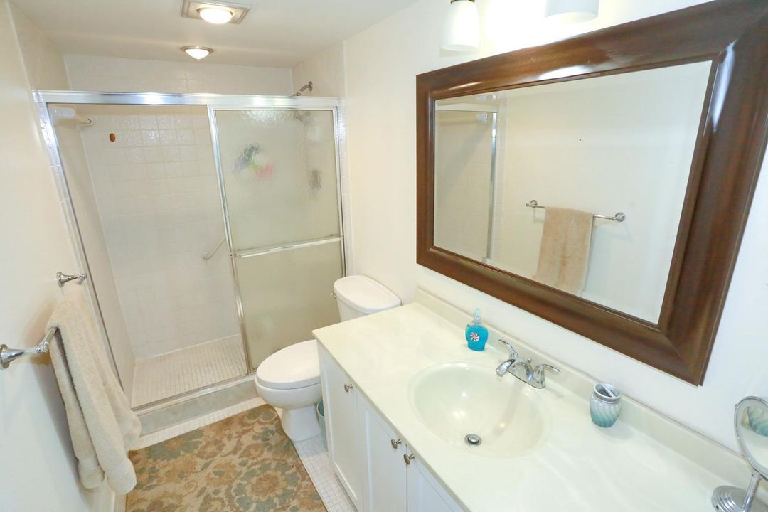 025-033-Guest Bathroom-1500x1000