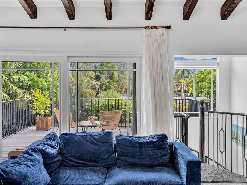 Activo con contrato: $1,495,000 (3 camas, 3 baños, 2456 Pies cuadrados)