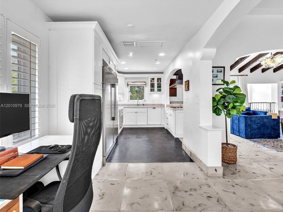Activo con contrato: $1,495,000 (3 camas, 3 baños, 2456 Pies cuadrados)