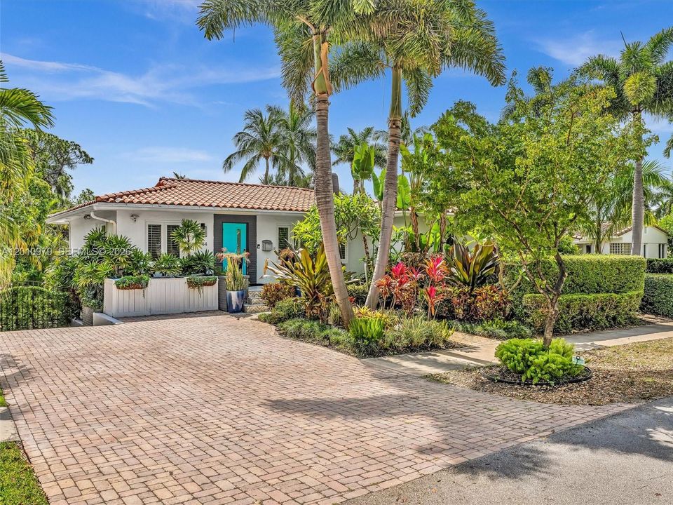 Activo con contrato: $1,495,000 (3 camas, 3 baños, 2456 Pies cuadrados)
