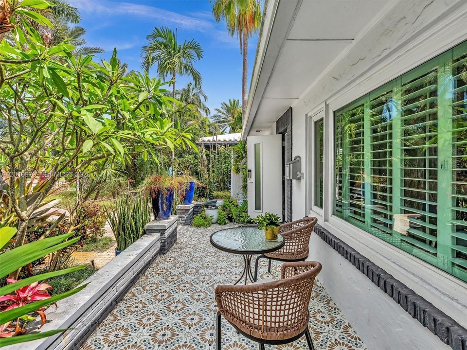 Activo con contrato: $1,495,000 (3 camas, 3 baños, 2456 Pies cuadrados)