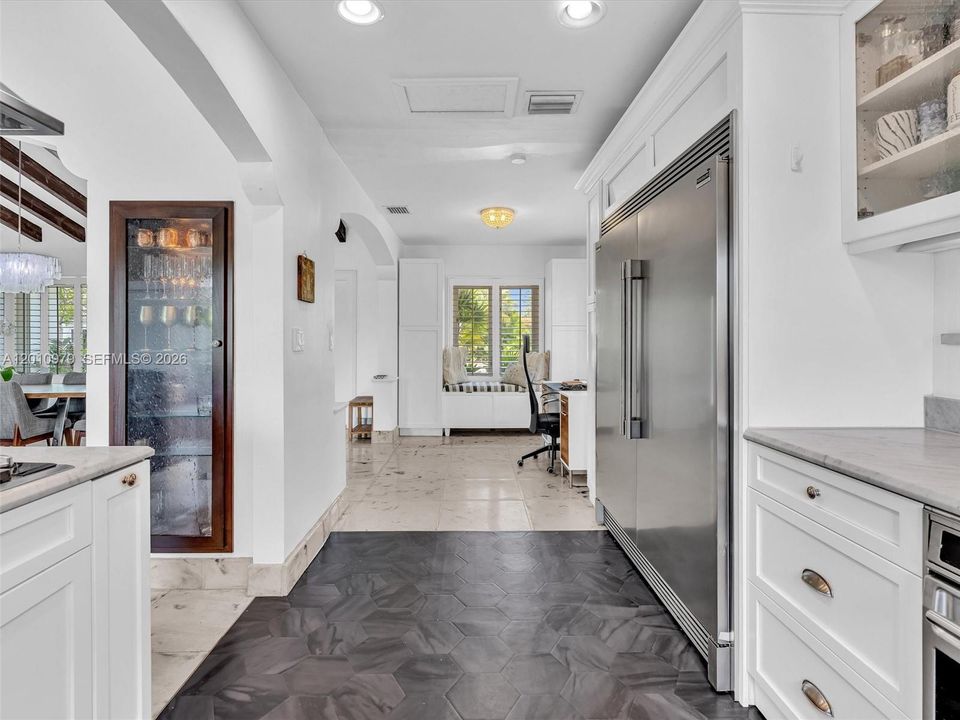 Activo con contrato: $1,495,000 (3 camas, 3 baños, 2456 Pies cuadrados)