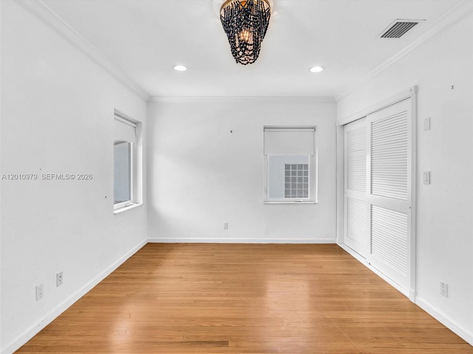 Activo con contrato: $1,495,000 (3 camas, 3 baños, 2456 Pies cuadrados)
