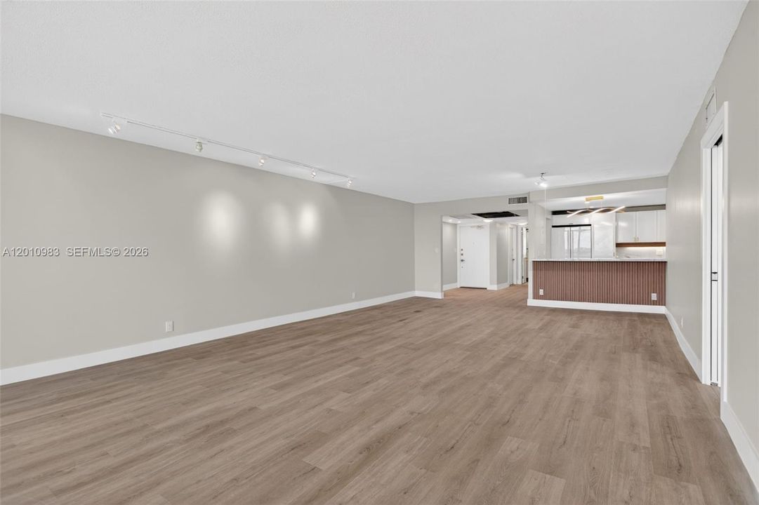 En Venta: $369,900 (3 camas, 2 baños, 1716 Pies cuadrados)