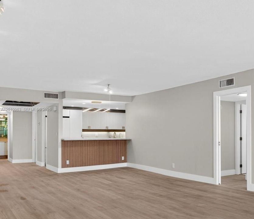 En Venta: $369,900 (3 camas, 2 baños, 1716 Pies cuadrados)