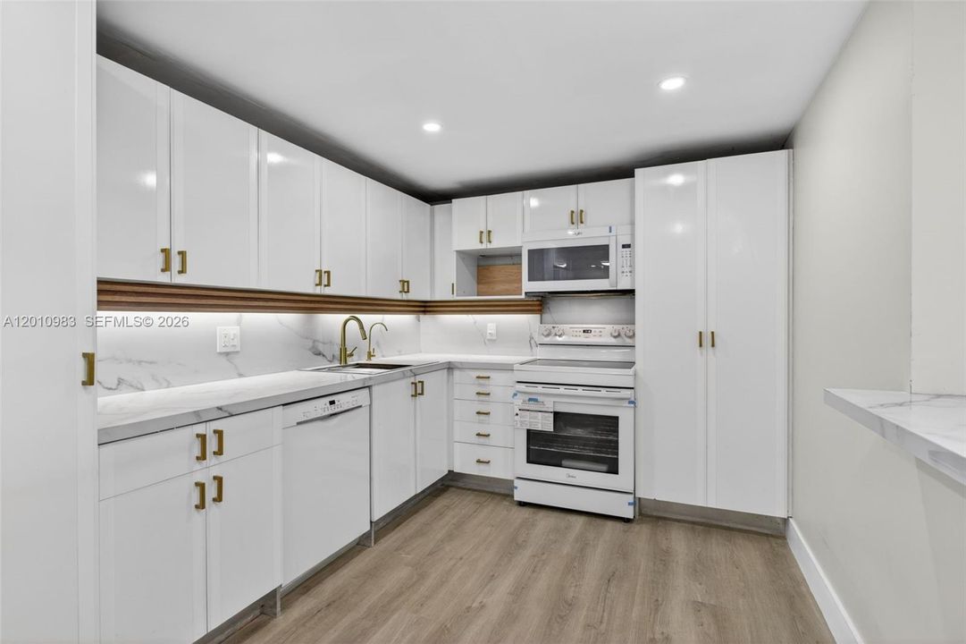 En Venta: $369,900 (3 camas, 2 baños, 1716 Pies cuadrados)