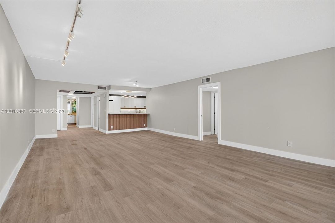 En Venta: $369,900 (3 camas, 2 baños, 1716 Pies cuadrados)