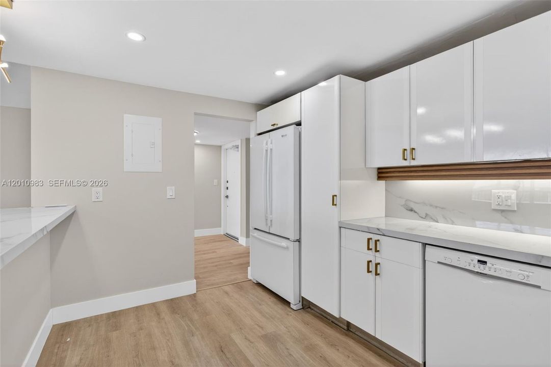En Venta: $369,900 (3 camas, 2 baños, 1716 Pies cuadrados)