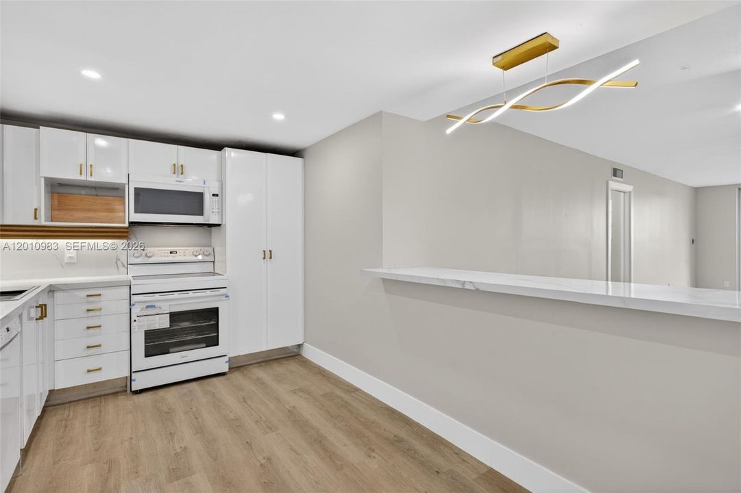 En Venta: $369,900 (3 camas, 2 baños, 1716 Pies cuadrados)