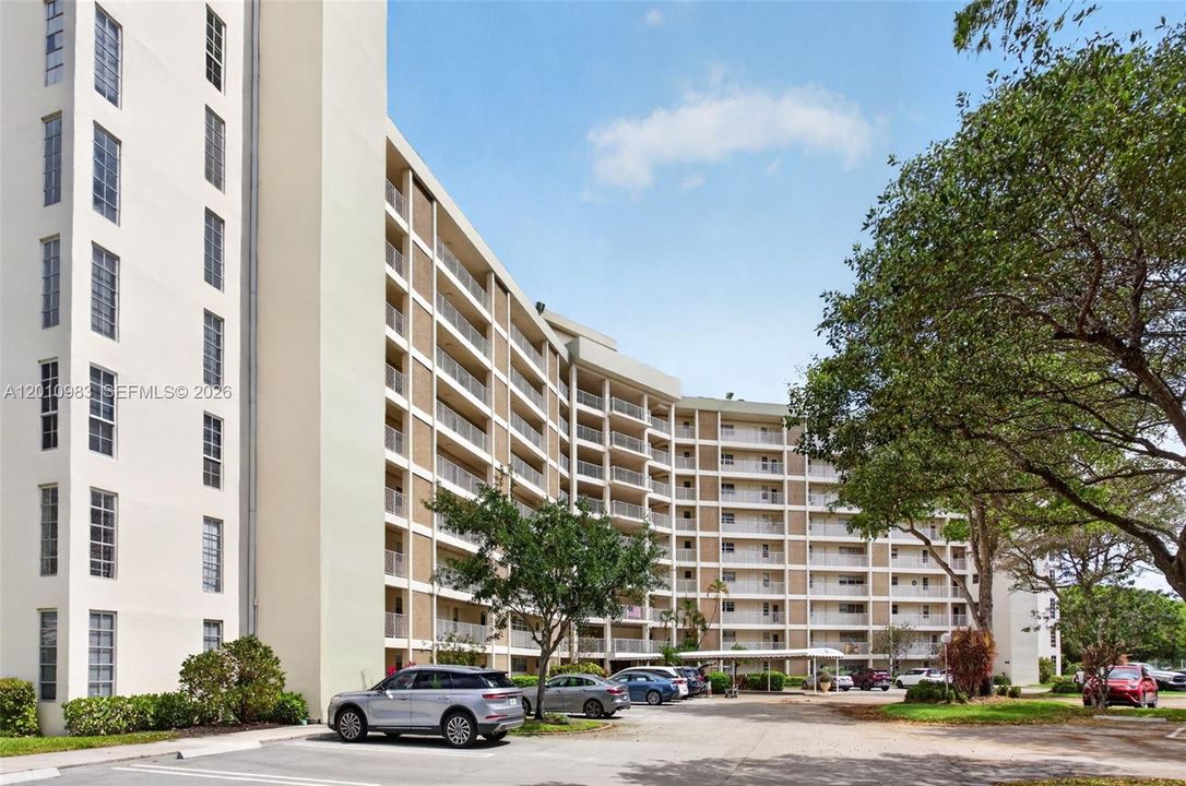 En Venta: $369,900 (3 camas, 2 baños, 1716 Pies cuadrados)