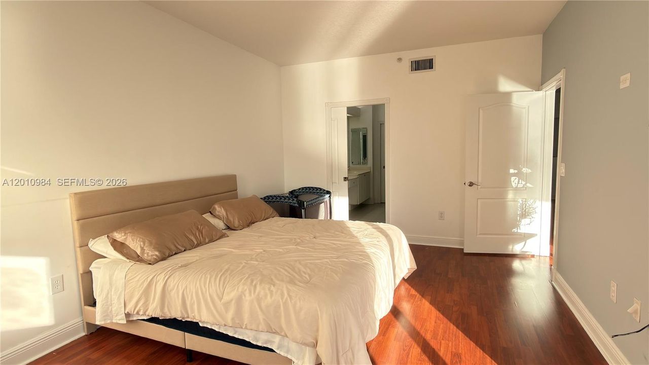 MASTER BED