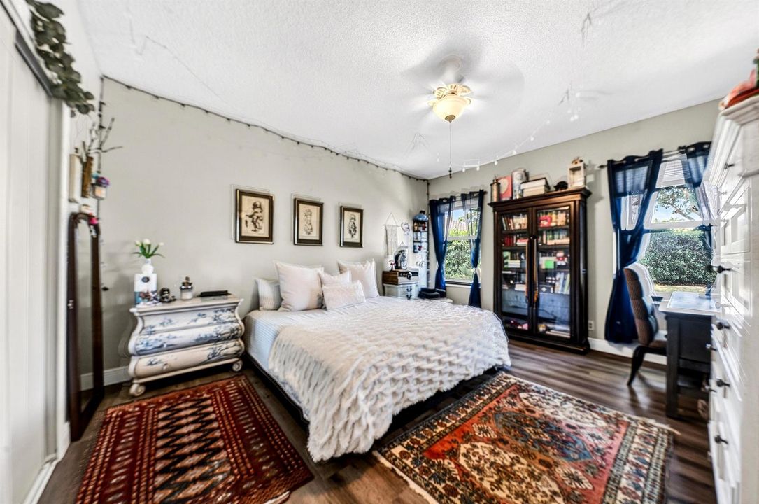 042-023-Bedroom-4000x2658