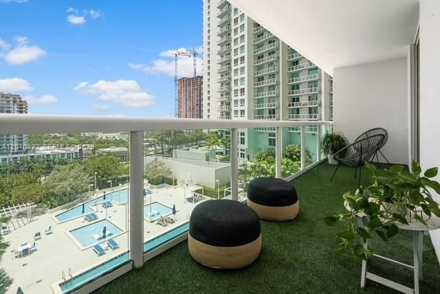 En Venta: $374,900 (1 camas, 1 baños, 842 Pies cuadrados)