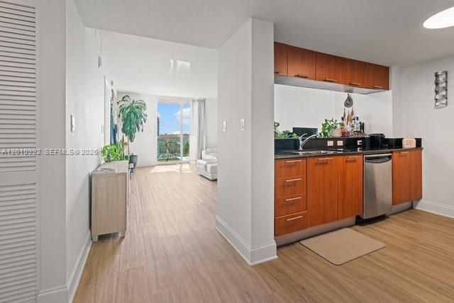 En Venta: $374,900 (1 camas, 1 baños, 842 Pies cuadrados)