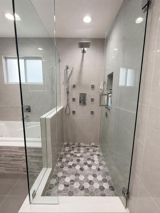 В аренду: $5,500 (6 спален, 3 ванн, 2891 Квадратных фут)