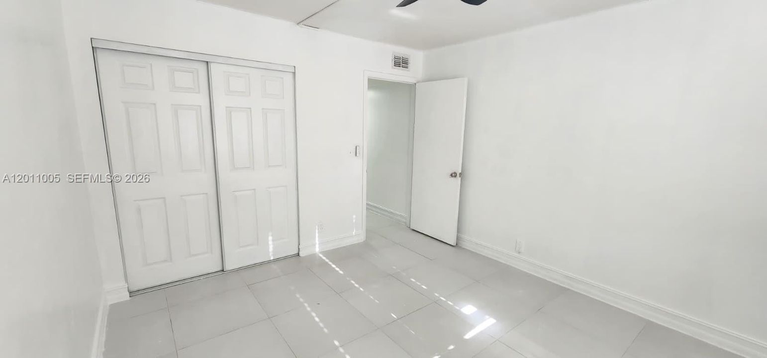 Activo con contrato: $1,900 (2 camas, 2 baños, 1000 Pies cuadrados)